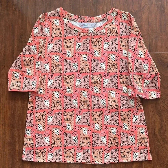 ⭐️3/$15 Cat Print  Tee - Picture 2 of 9